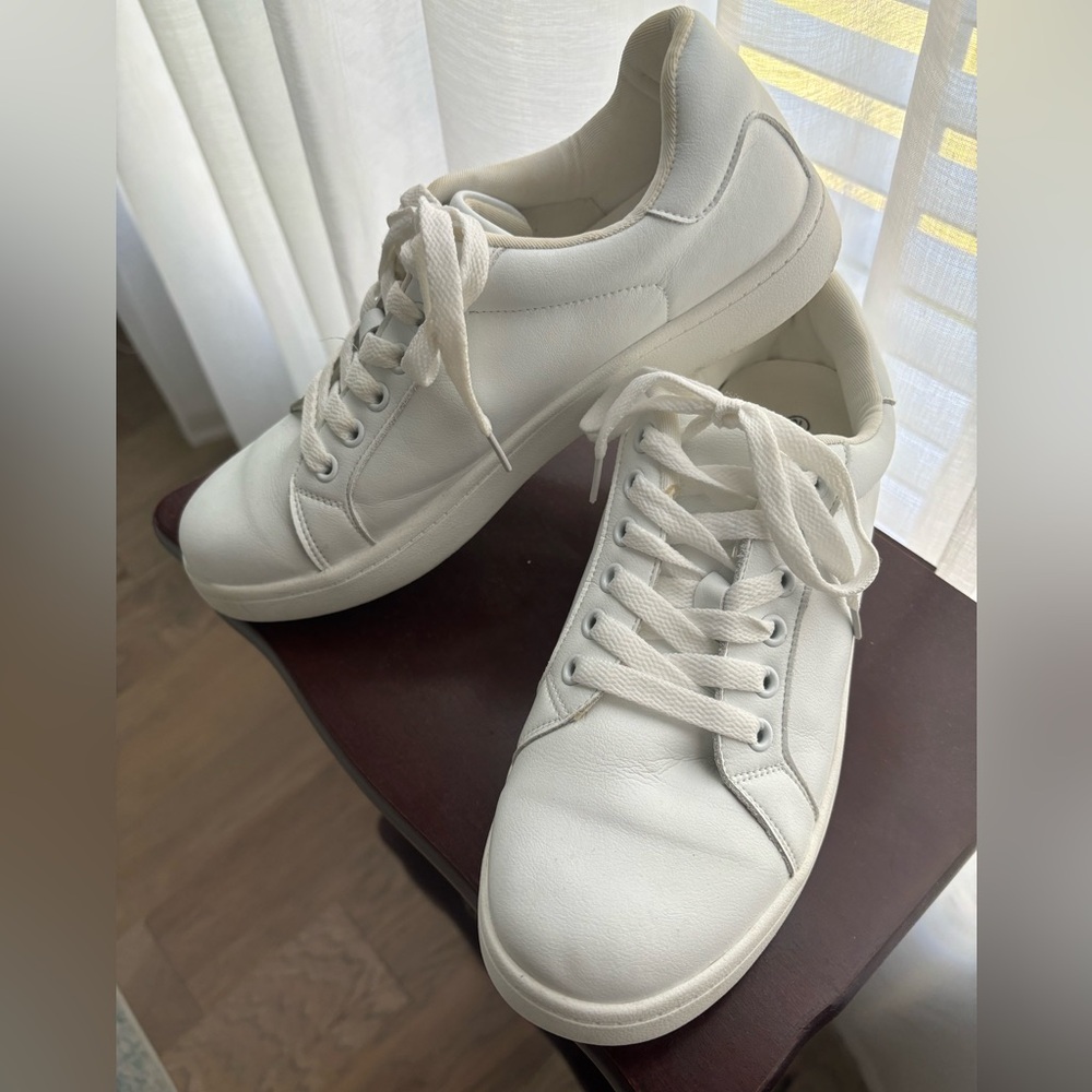 Vepose of New York leather sneakers